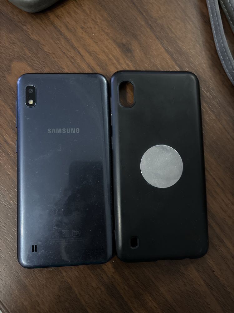 Samsung A10 с зарядкой и чехлом в идеальном состоянии