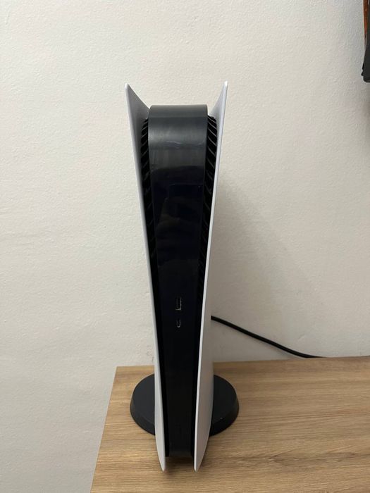 Продавам PlayStation 5