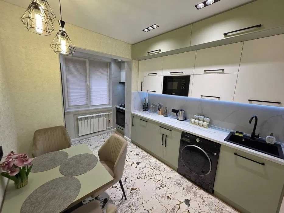 Срочно сдам 2- комнаты 2/14 ЖК Алмазар Сити 374*