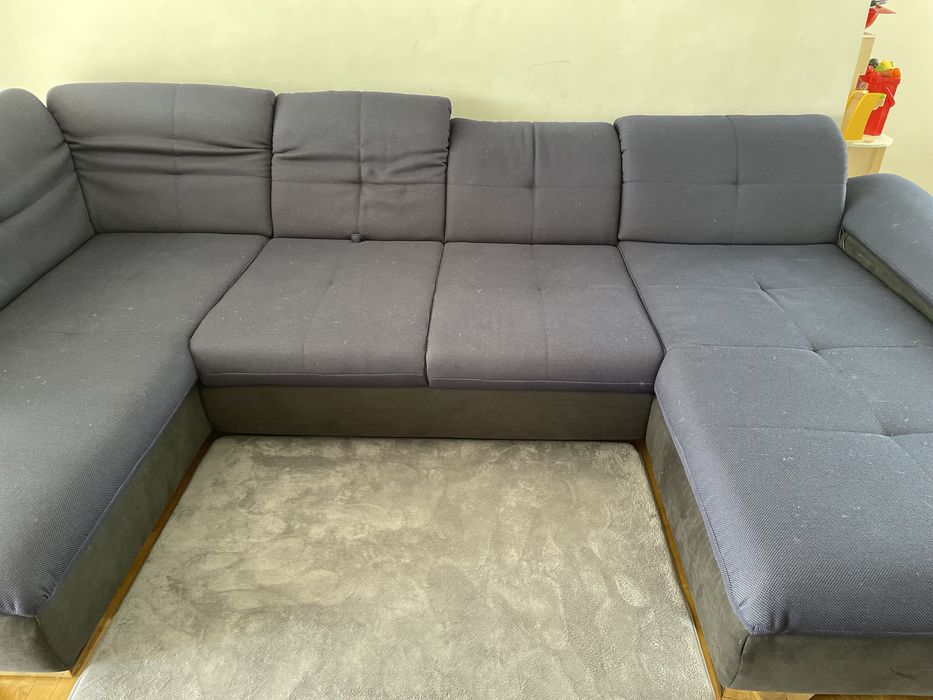 Диван с пе-обрзнаа форма