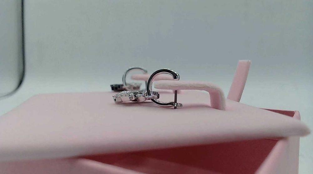 Cercei Swarovski Swan - noi, în cutie