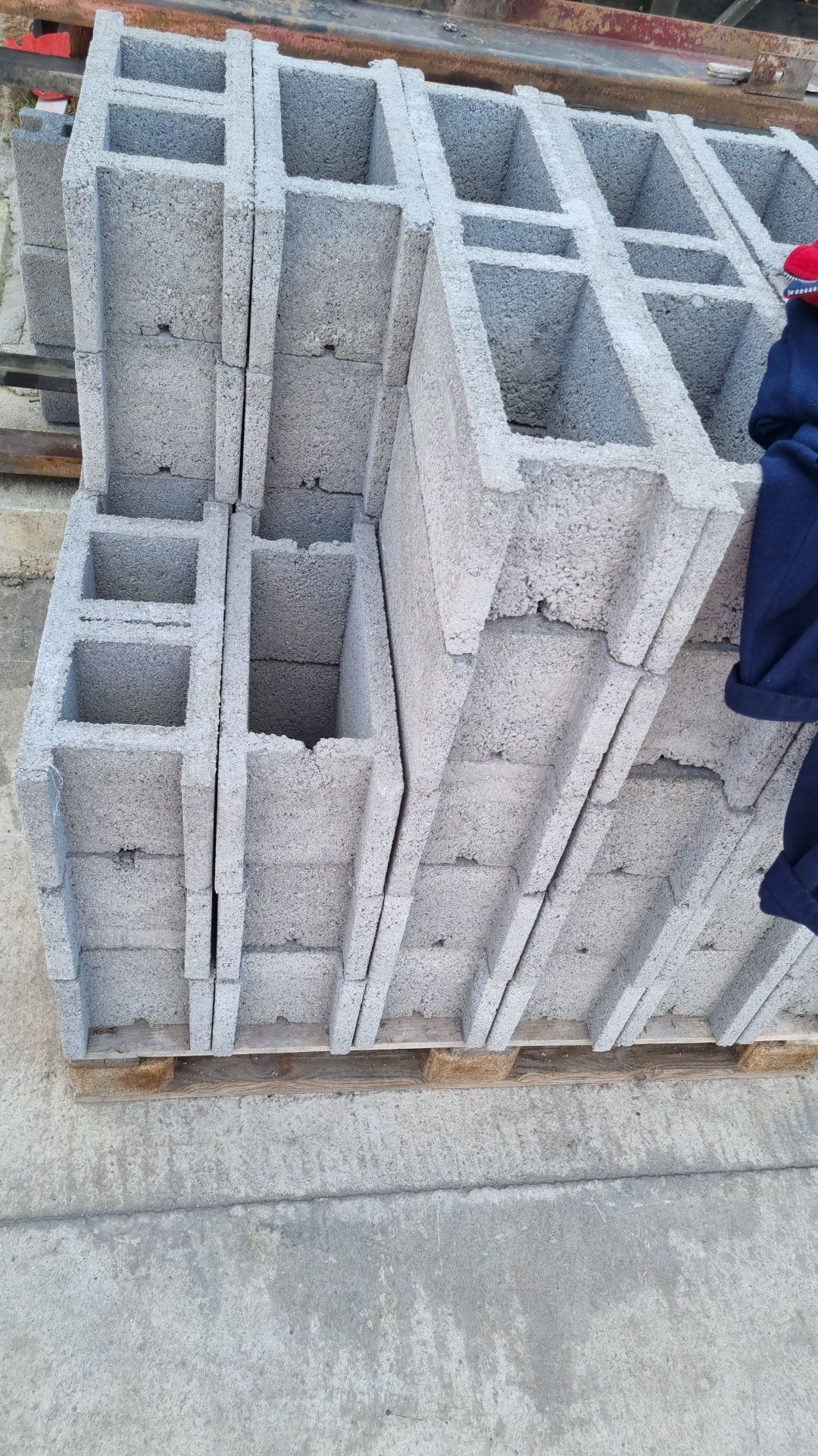 Boltari de beton H