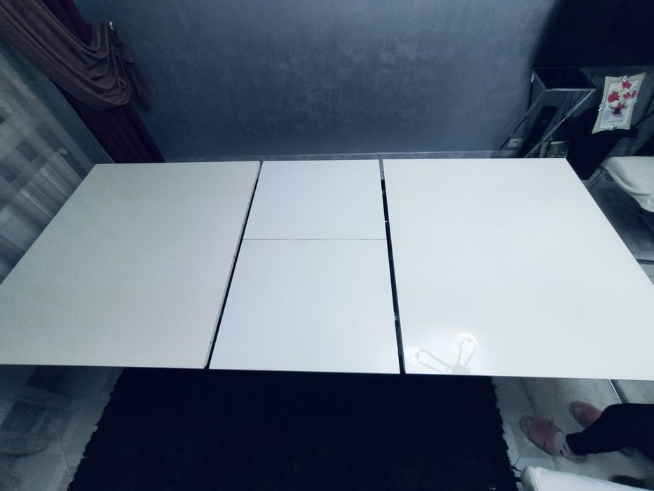 De vânzare masă extensibilă+8 scaune.