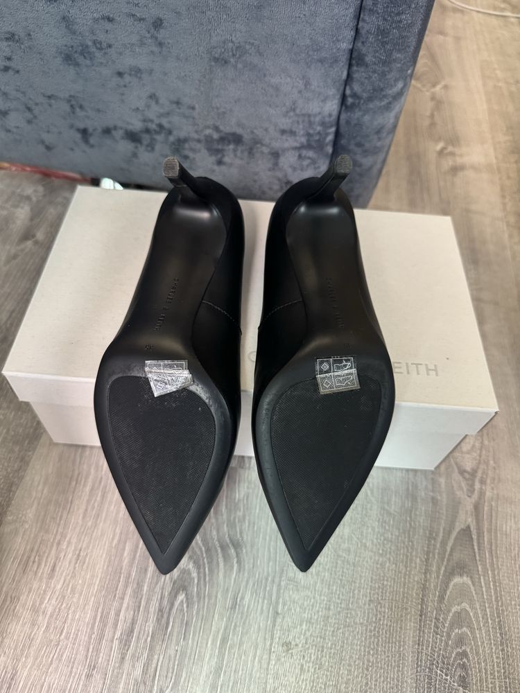 Туфли charles&keith