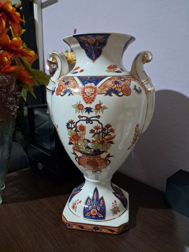 Порцеланова ваза японската