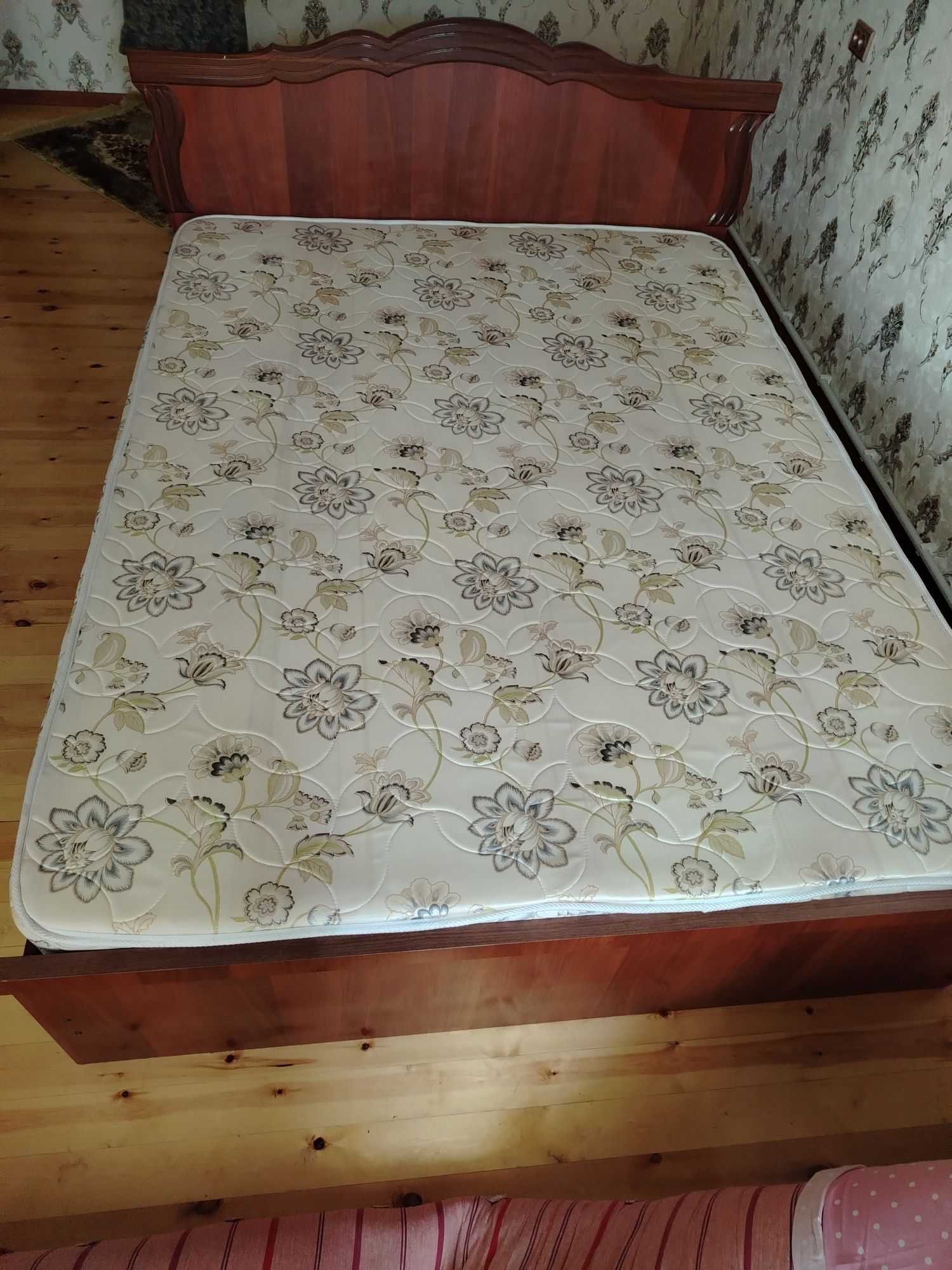 Двуспальная кровать. Ташкент. Завод