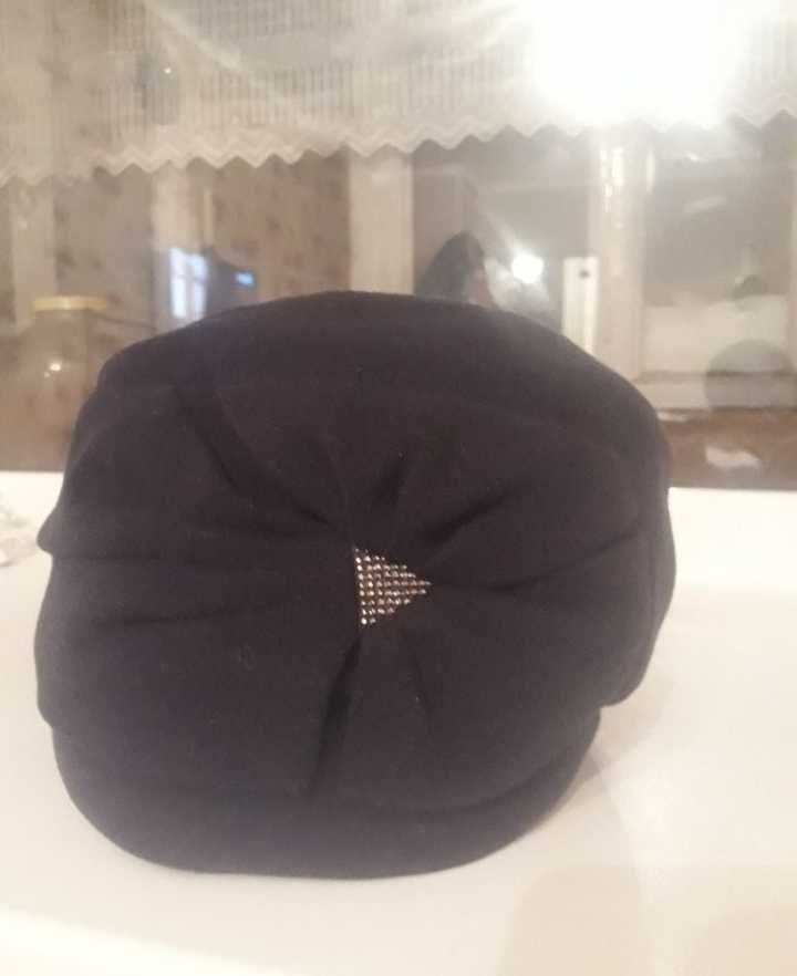 Продам осений женский шапку Visaro