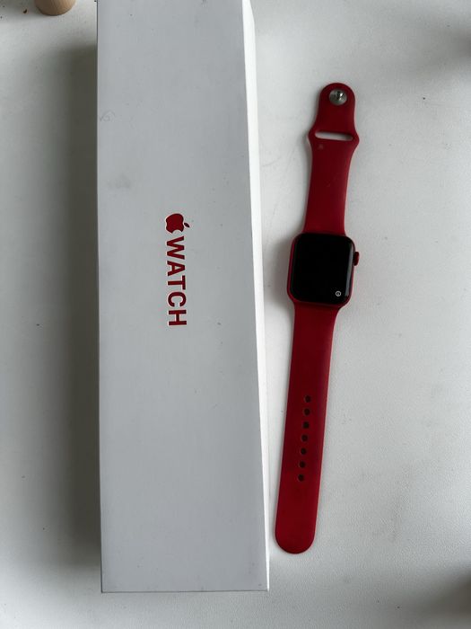 Смарт-часы Apple Watch Series 6 40 мм, красный