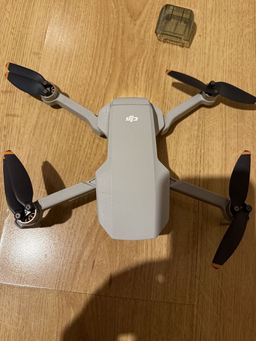 Продавам Дрон Dji mini 2