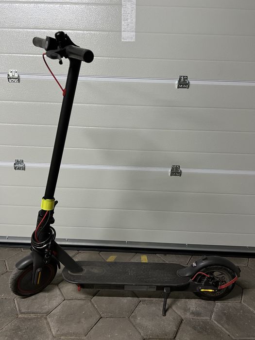 Електрическа тротинетка Xiaomi Mi Electric Scooter Pro 2