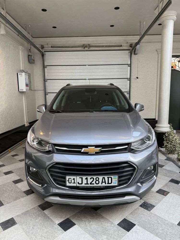Chevrolet Tracker premier срочно , нарх тушди