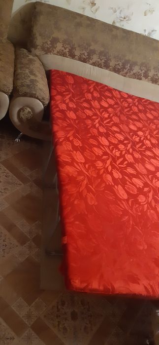 Диван и два кресла продаю