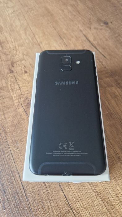 Samsung A6 черен 32GB