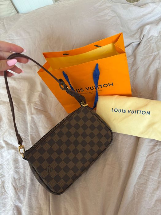 Geanta Louis Vuitton Pochette