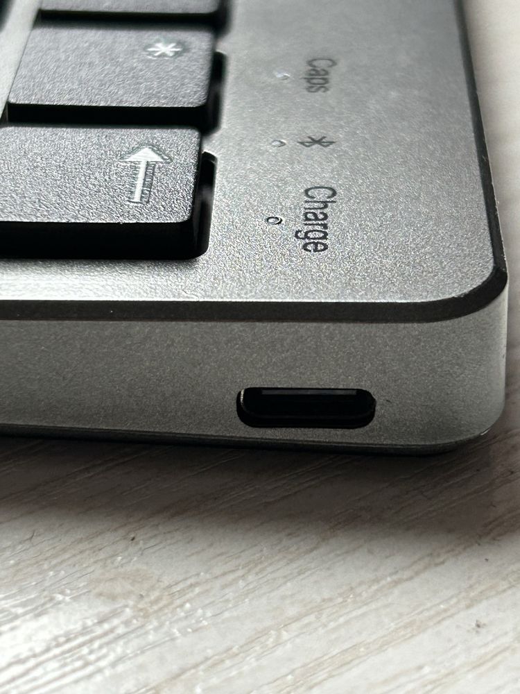 Tastatura și Mouse Bluetooth