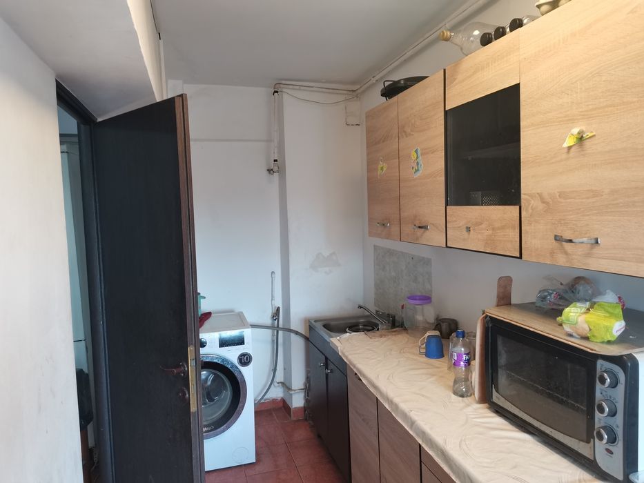 Vand apartament in centru Rovinari  4 camere