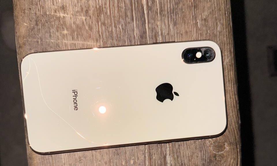продается iPhone xs срочно !