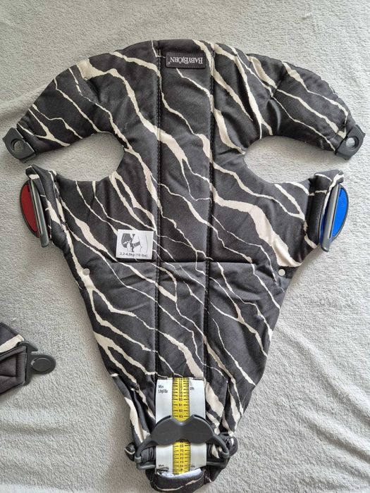 Marsupiu pentru bebelusi BabyBjorn Mini - multiple pozitii - bumbac