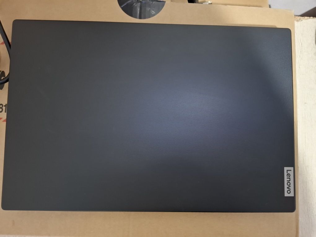 Lenovo V15  G2 xolati yangi
