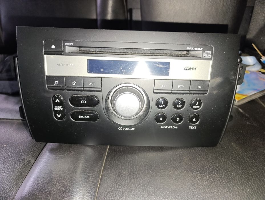 Продавам оригинално радио SD  СД за Сузуки SX4 Фиат Сидичи