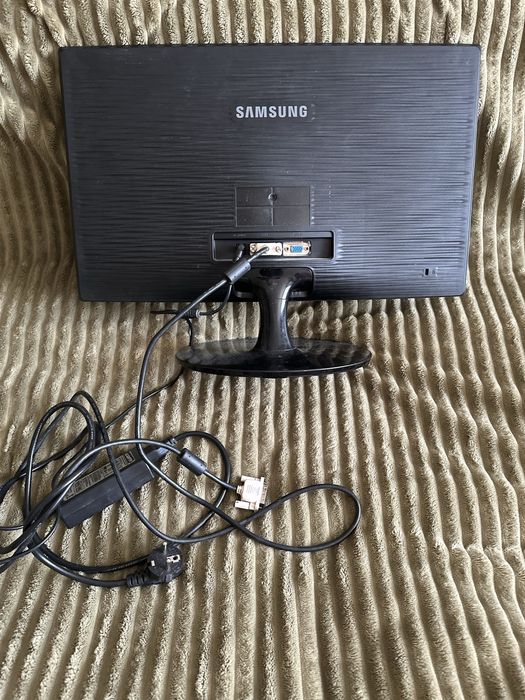 Продаю монитор Samsung
