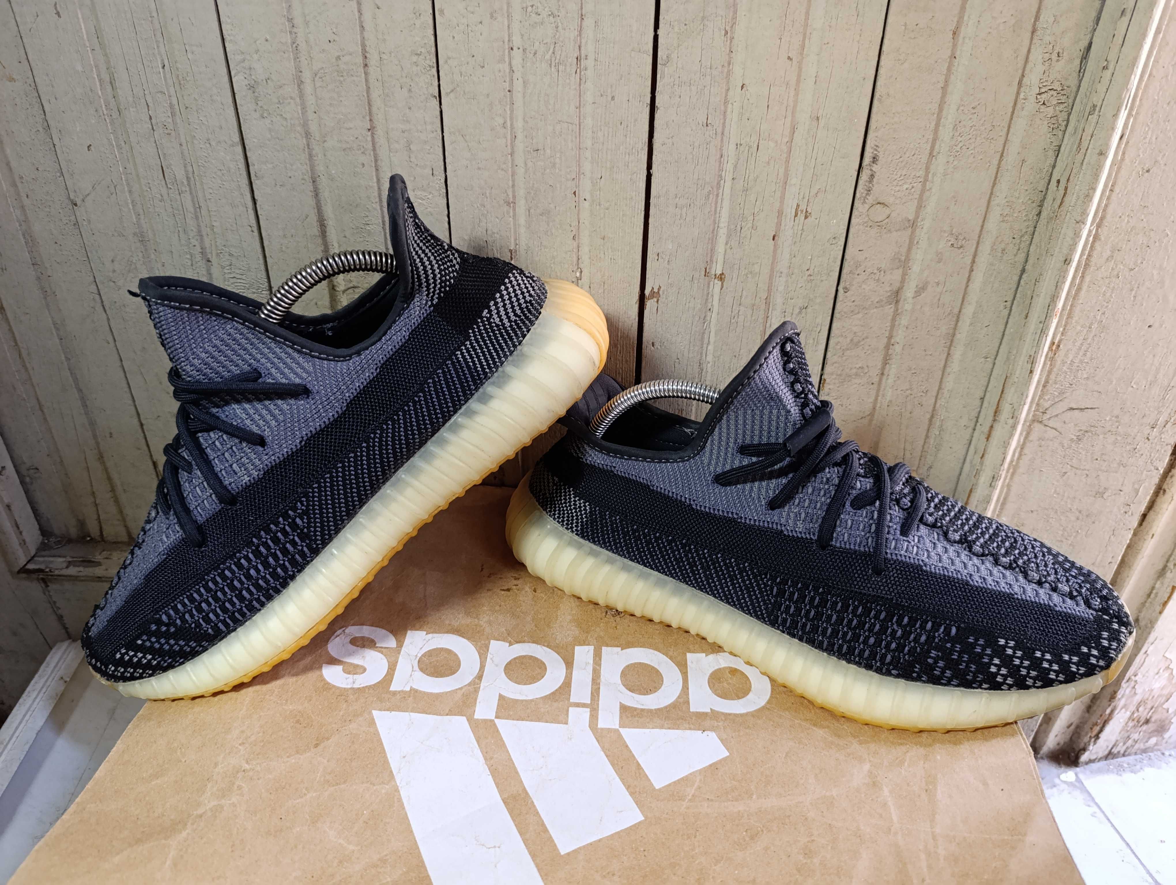 Adidas Yeezy Boost 350 V2 'Carbon' оригинални маратонки 44 номер