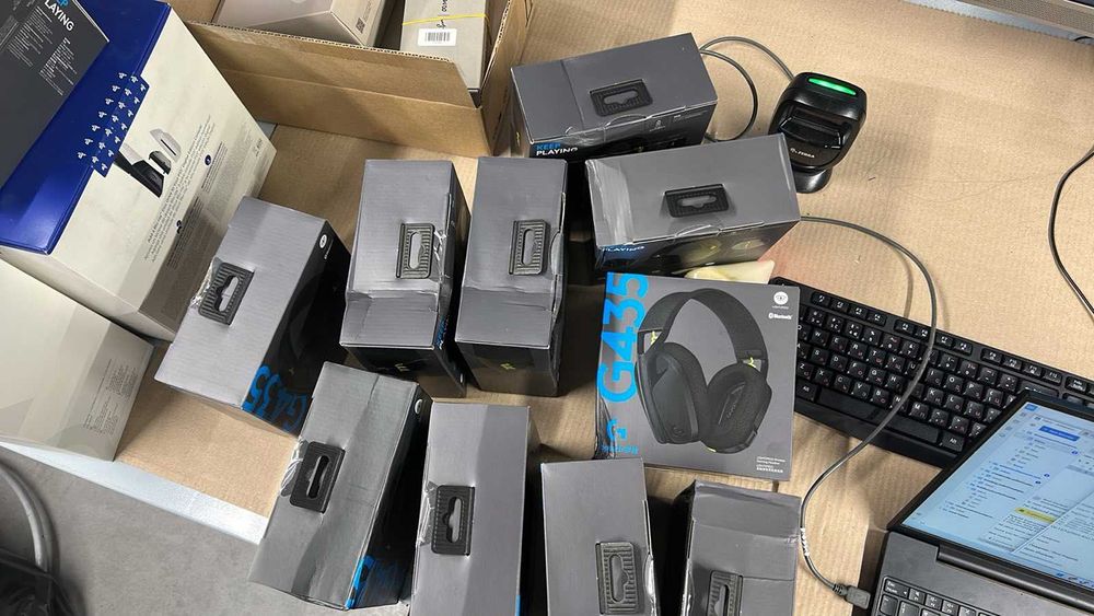 Logitech G435 – Нови (Black & White), повредена кутия