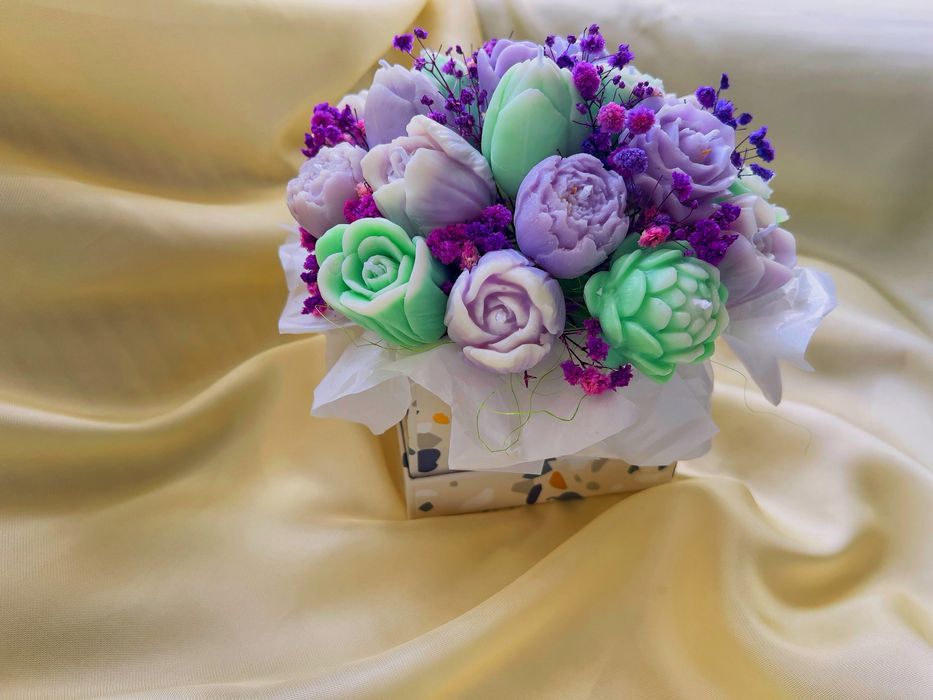 Подарък Соева свещ/ букет