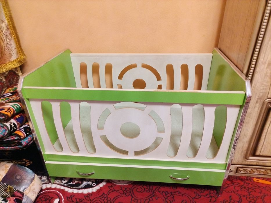 Bolalar  2ta kravati sotiladi