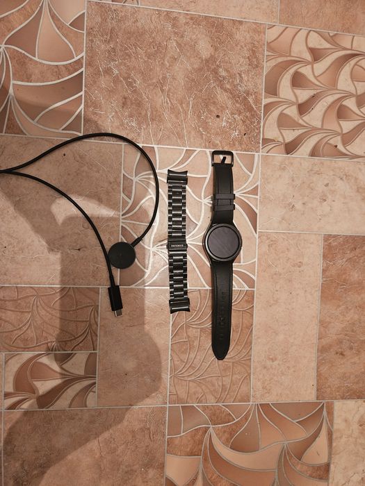 Продам часы самсунг уач 6