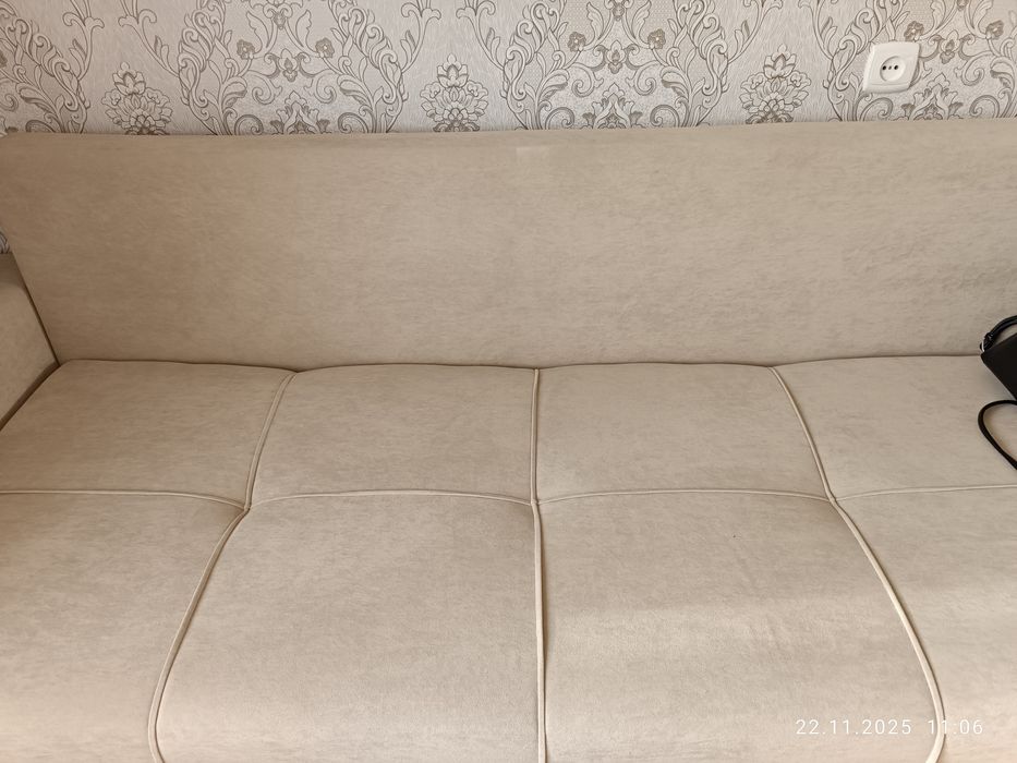 Продам срочно диван раскладной