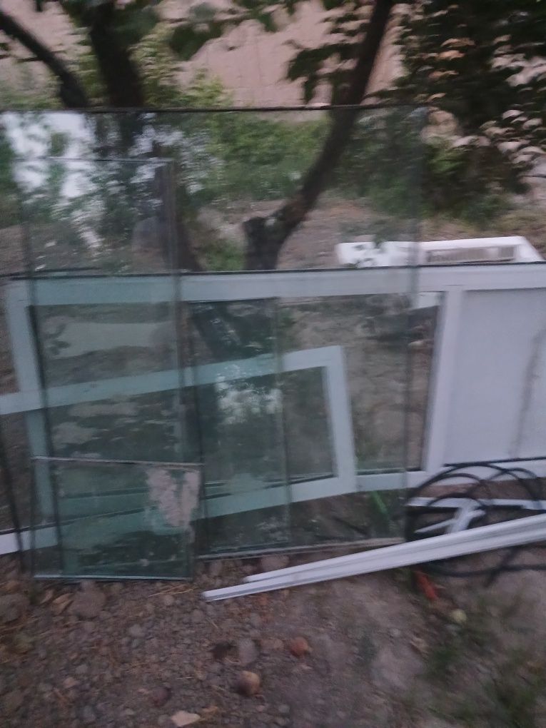 Eshikdan 5 ta ariston 1 ta akfa romlari rakovina bor