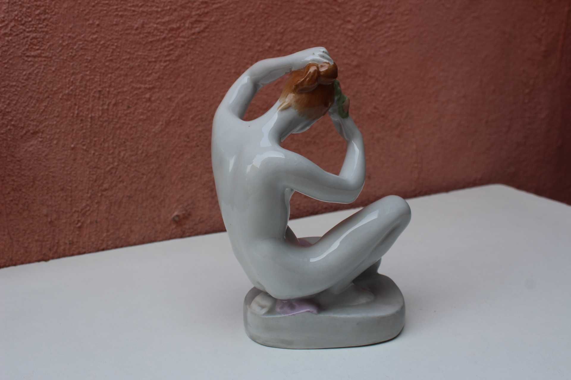 Figurina / bibelou portelan AQUINCUM, Budapesta, Art Deco Nud