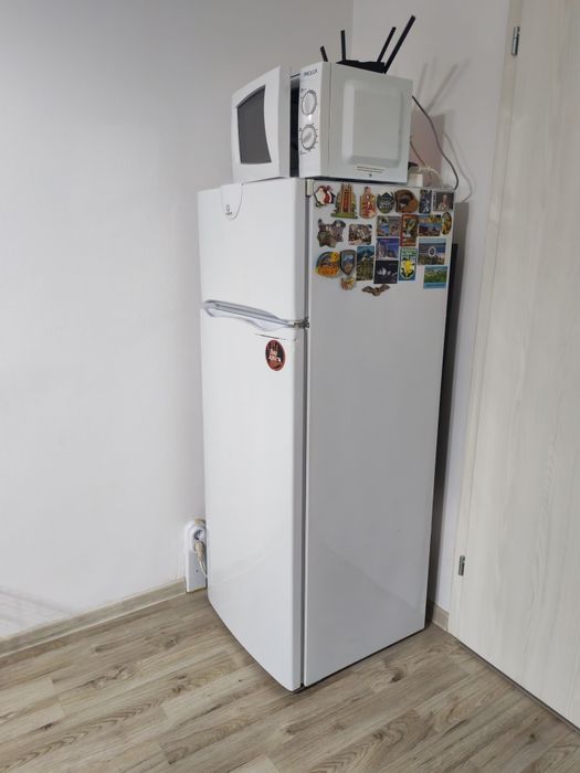 INDESIT Хладилник с горна камера