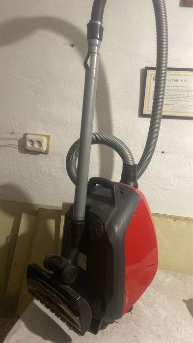 Продам пылесос в отличном состоянии
