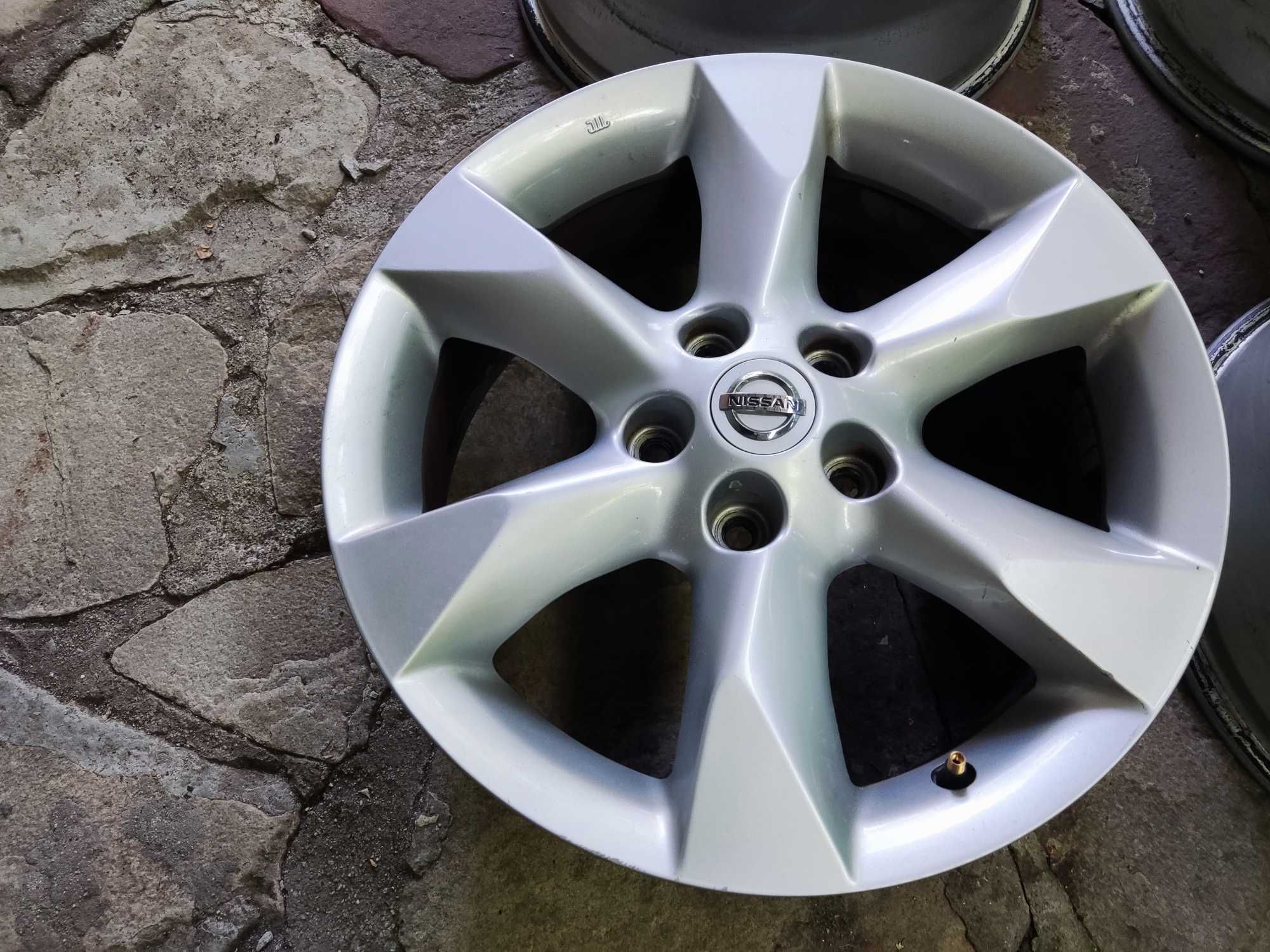 17 цола Нисан 5x114,3 оригинални лети джанти Nissan 5x114,3