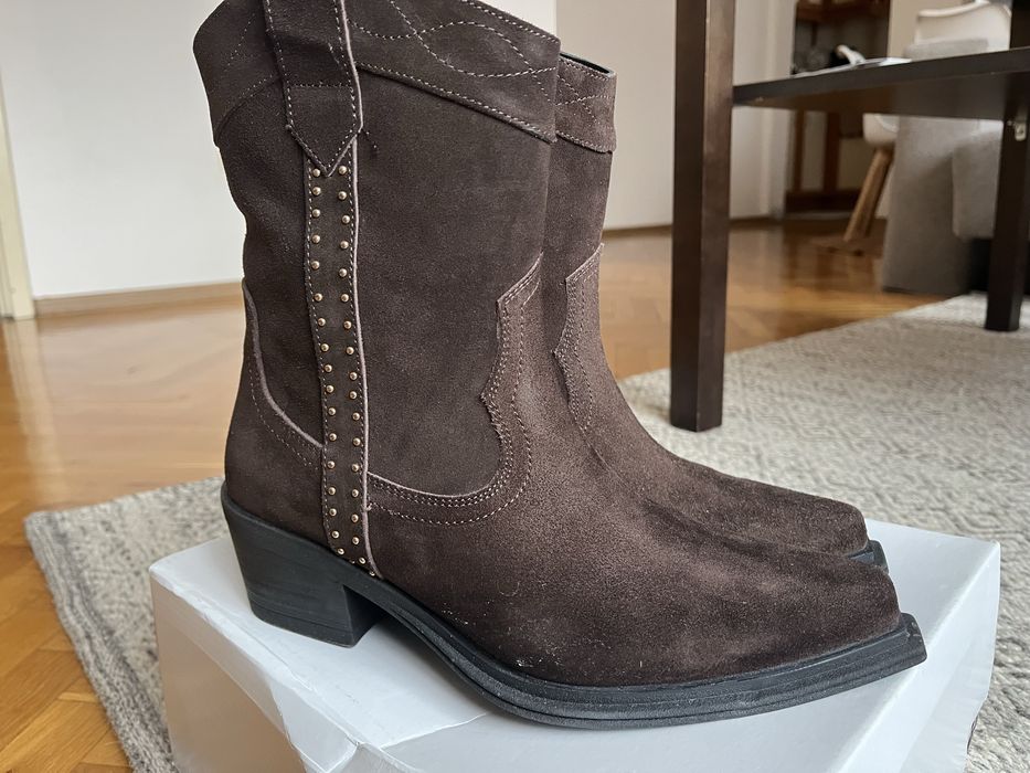 Каубойски велурени боти