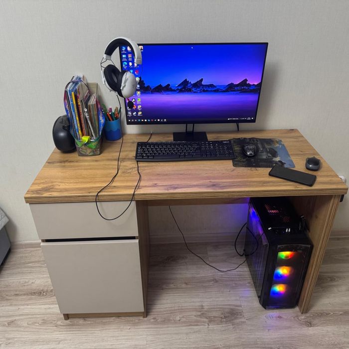 Стол рабочий, современный