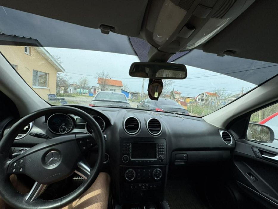 Продава се цял или за части мерцедес ml320 w164