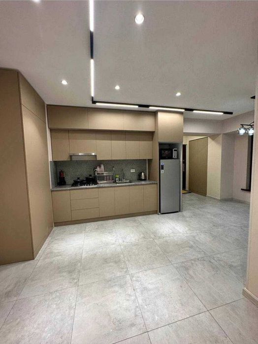 Ц4 да 3 хонали квартира сотилади,80 м2, евроремонт