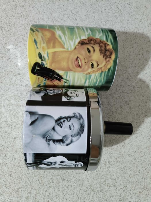 Cană Coca Cola și scrumieră Marilyn Monroe