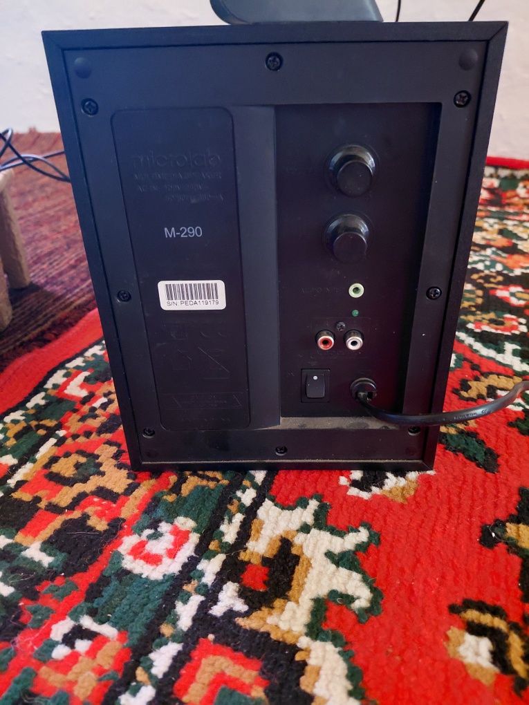 Microlab M-290 (2.1 акустика)
Продам колонки с сабвуфером, полностью р