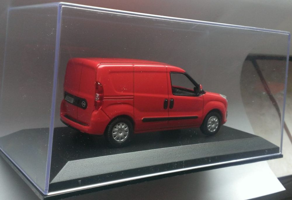 Macheta Opel Combo D 2012 rosu - Norev 1/43