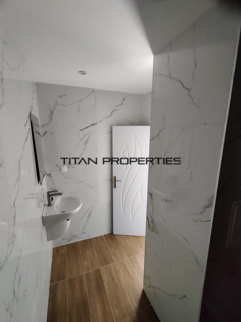 Продава се Тристаен апартамент в Бургас, Долно Езерово - 143 кв.м за 1504 €/кв.м - Снимка #8