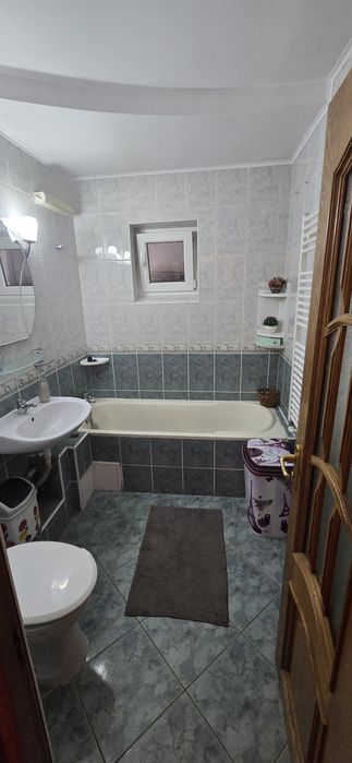 Închiriez apartament cu 2 camere Obcini