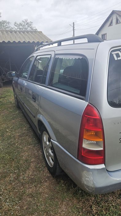 dezmembrez/vând Opel Astra g