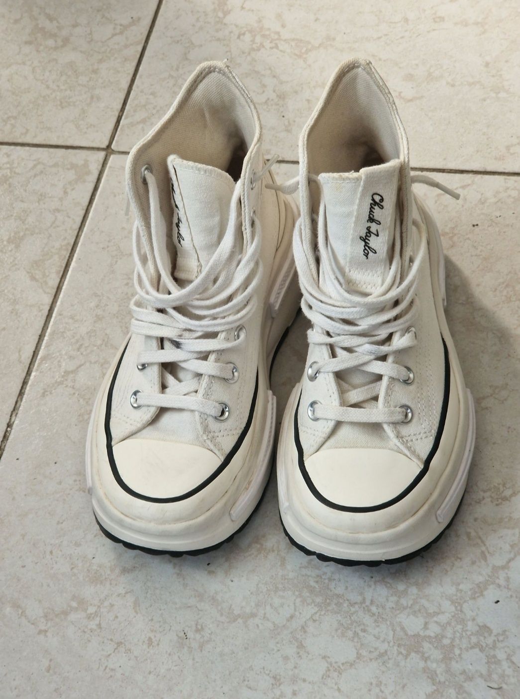 Converse crem damă