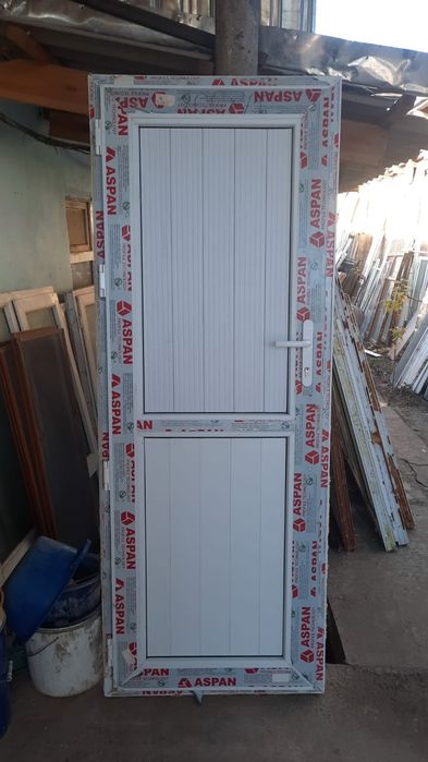 Продаётся Б/У пластиковая дверь ASPAN почти новая