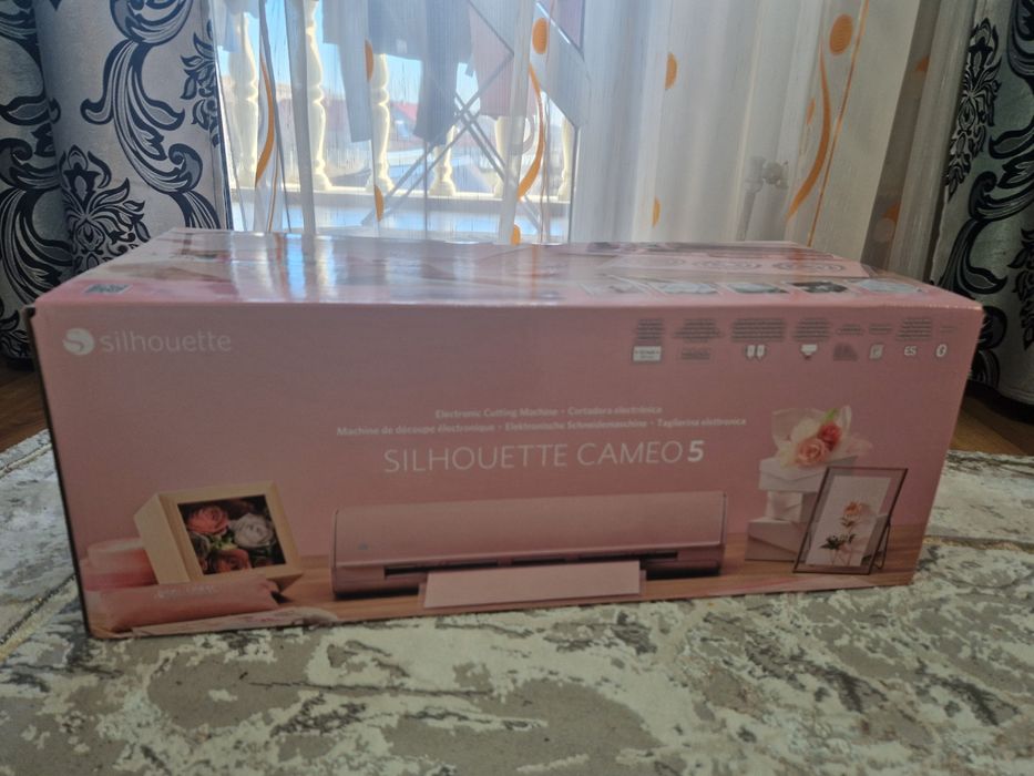 Vând Silhouette Cameo roz 5