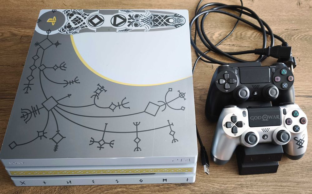 PlayStation 4 Pro, God of War edition